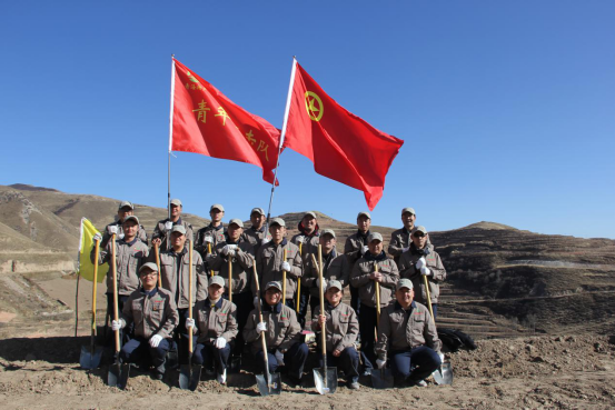 有一種奉獻(xiàn)叫“五四精神”，有一種擔(dān)當(dāng)叫“青年突擊隊(duì)”